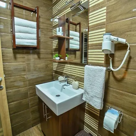 Emili Br 2 * 比耶利纳